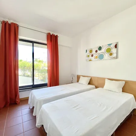 Apartamento Golf Club I - *